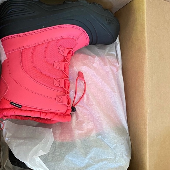 NEW Girl The North Face Alpenglow Pink Snow Boots size 6 - Picture 4 of 6